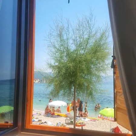 Beachfront House Sea La Vie * Kaštela